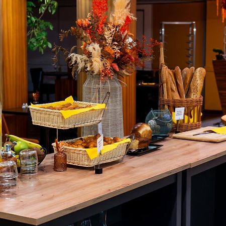 Hotel Les Genets באיון מראה חיצוני תמונה
